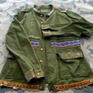 "Don't believe the hype" military shirt jacket sz small